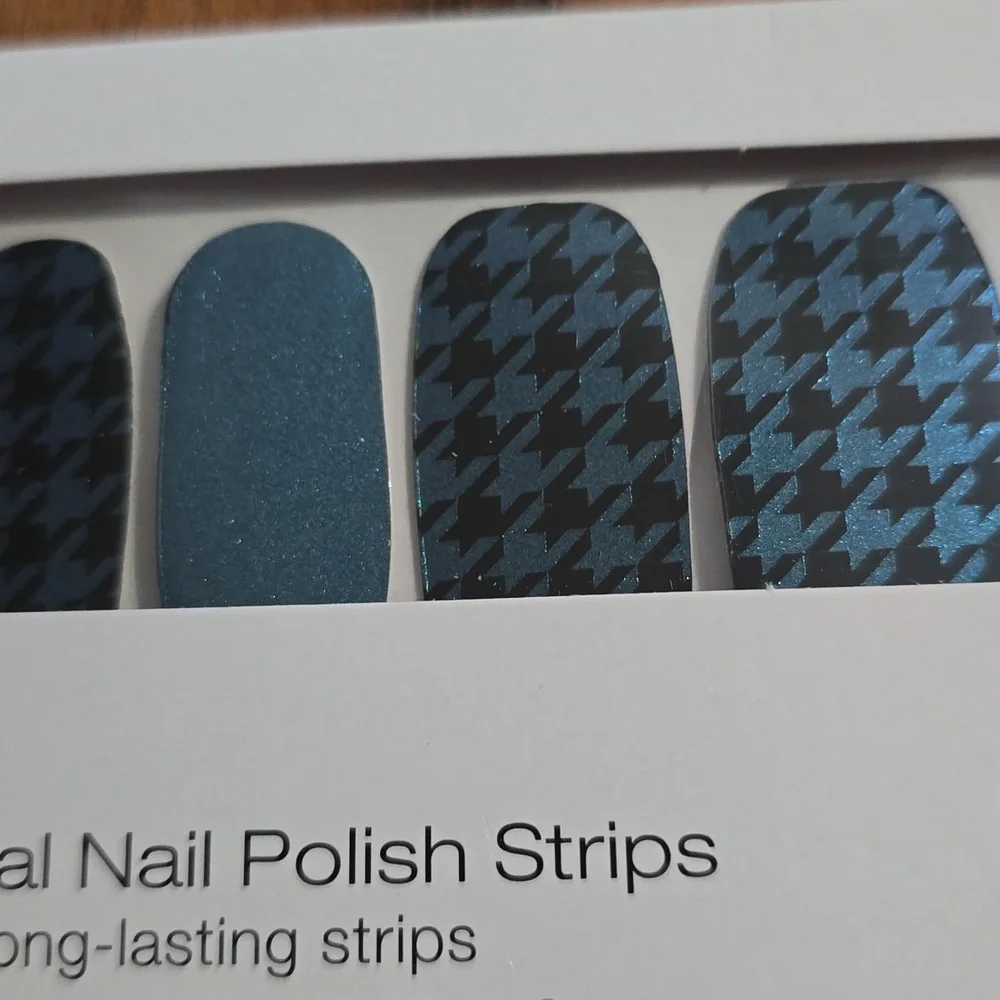 Color Street SUIT YOURSELF Press On Nails 100% Real Polish